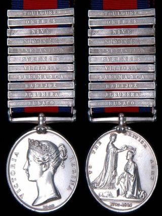 Anverso y reverso de la medalla concedida al soldado Henry Gott.